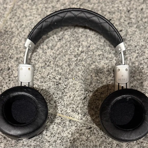 LucidSound Black Headphones - Picture 2 of 3